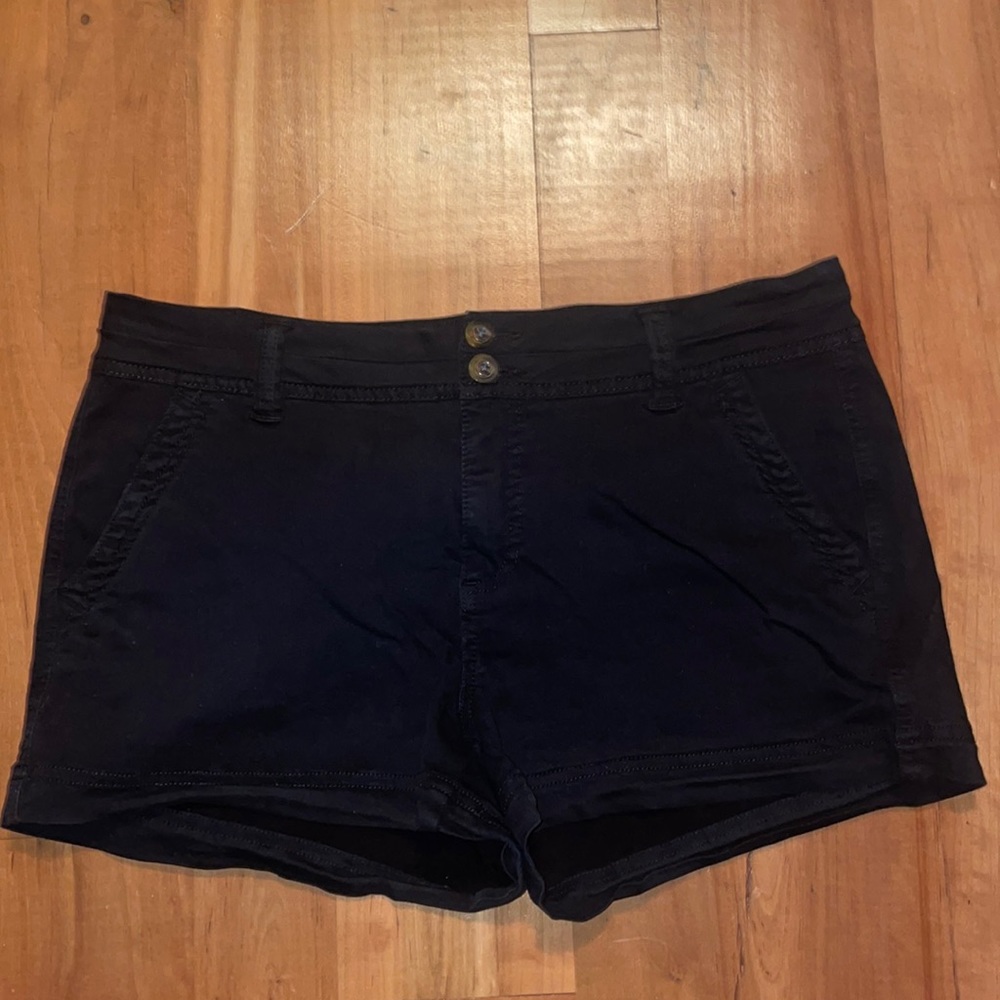 Buckle black cotton shorts